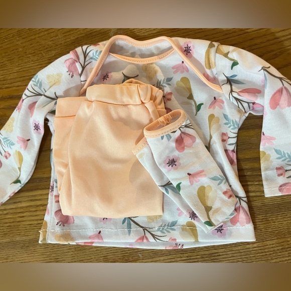 CHARLIE Realistic Life-Like Baby Doll w/2 Outfits - Gender Neutral Reborn? - Picture 14 of 14